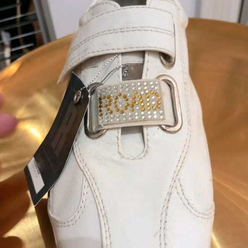 Road women's athletic shoes size 39 new, white