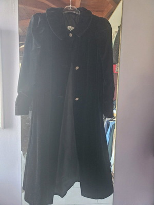 Vintage velvet long black coat like new