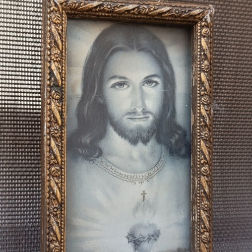 Old lithograph of Jesus Christ in framed glass