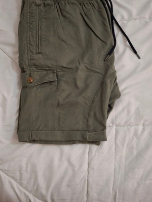 Quiksilver shorts Medium green like new