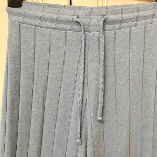 Stradivarius blue set in excellent condition, top M bottom S