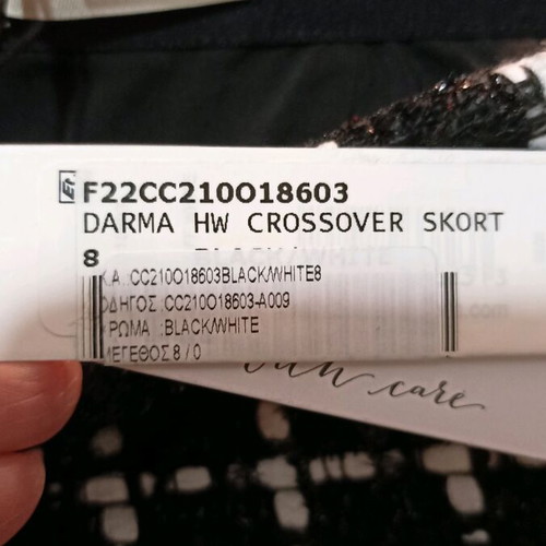 Alice + Olivia skort - unworn - size 8 (medium)