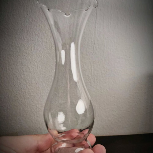 Set of 2 glass transparent flower vases like new