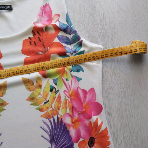 Mini dress Fullah Sugah like new, size small, white multicolor