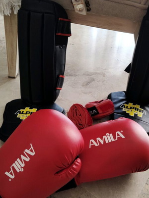 Boxing set Amila and Alpine like new