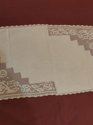 Knitted table runner new with handmade corners 43x94