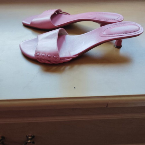 Pink slippers natural leather like new, size 41
