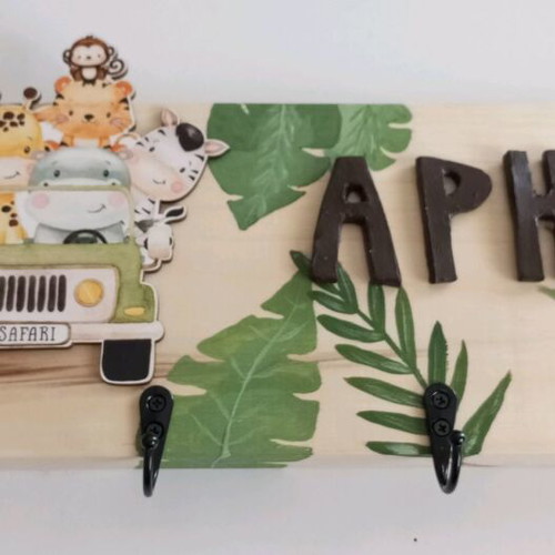 Wooden children's wall hanger with jungle animals