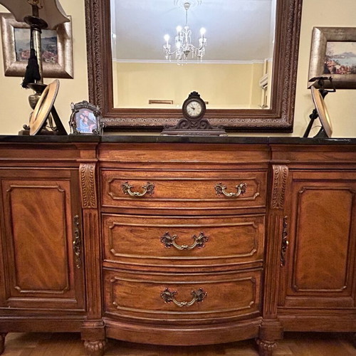 Buffet set with mirror like new, mahogany wood and black marble