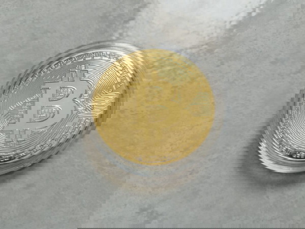 Συλλεκτικό - Αναμνηστικό BTC Bitcoin Χρυσό χρώμα σέ κάψουλα
