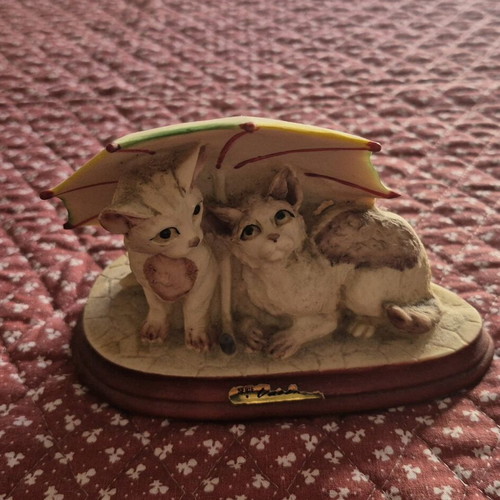 Miriam Capodimonte collectible decoration like new