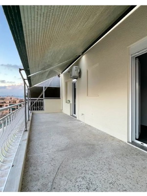 Διαμέρισμα ρετιρέ επιπλωμένο 87 τ.μ. στην Κυψέλη με 3 υπνοδωμάτια και βεράντα