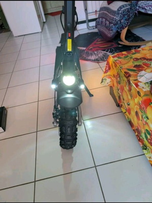 Saker Kerba Electric scooter new with 11-inch tires and suspension