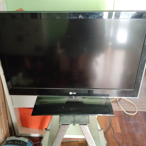 LG 32" TV, not smart