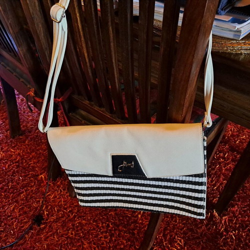 Privata navy straw backpack bag like new