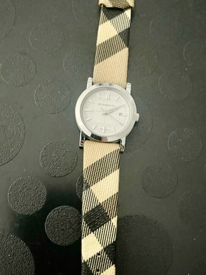 Ρολόι Burberry γυναικείο μεταχειρισμένο, μπεζ