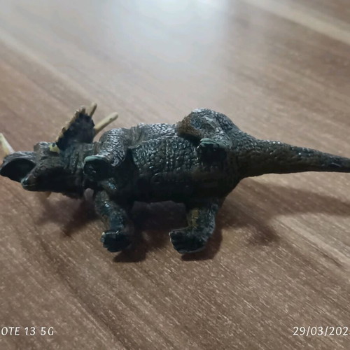 Styracosaurus dinosaur figure used, 15cm length