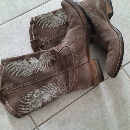 Cowboy boots leather like new, size 39, beige color