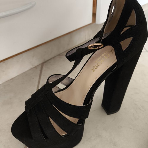 Black platform sandals size 37 like new