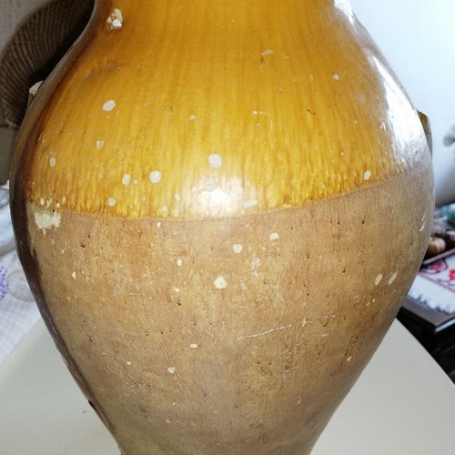 Vintage broken ceramic kioupi from 1940s