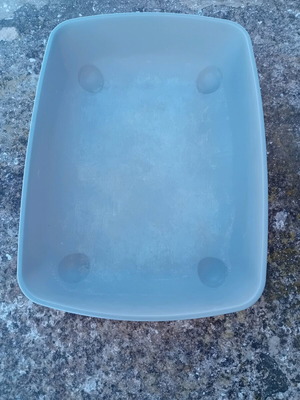 Pet toilet used, dimensions 58×42×13 cm