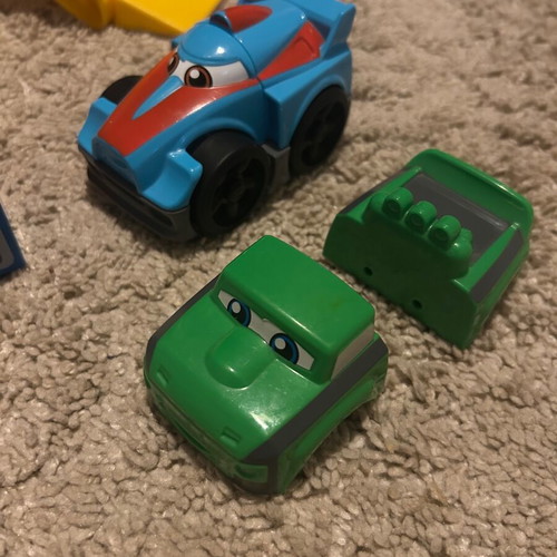 Mega Blocks First Builders Race Car Garage set like new with 60 pieces