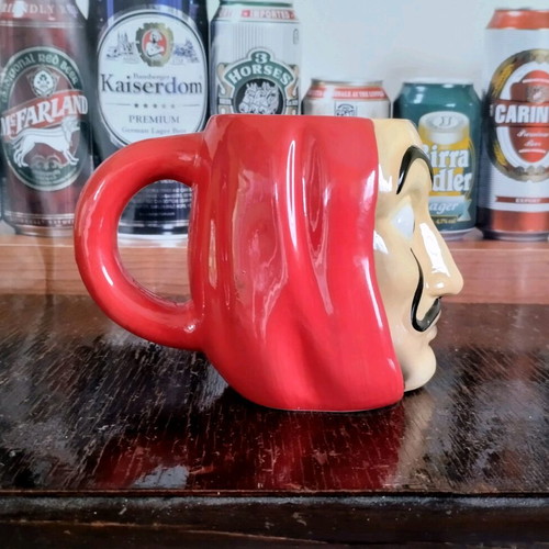 Lá Casa de Papel Netflix mug new