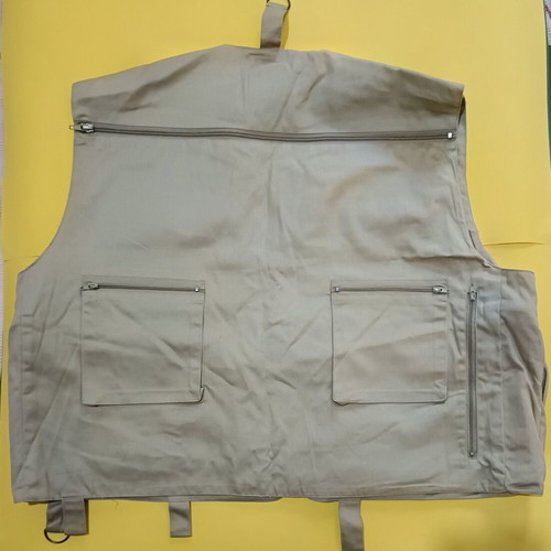 Fishing vest new, beige with 22 pockets