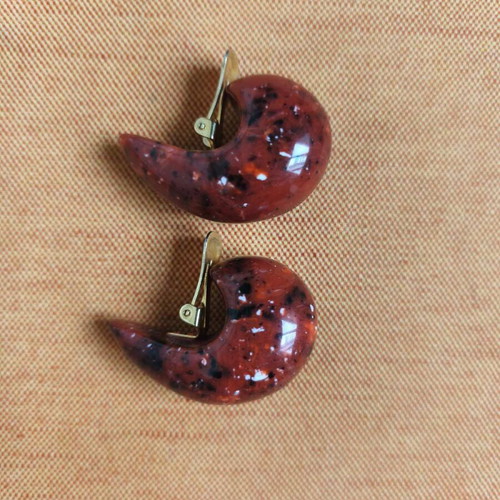 Bordeaux clip-on earrings with stone look like new