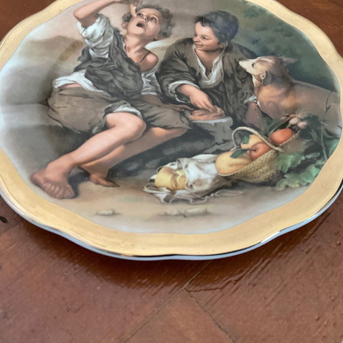 Collectible plate Murillo the beggar boys with minor scratches on gold