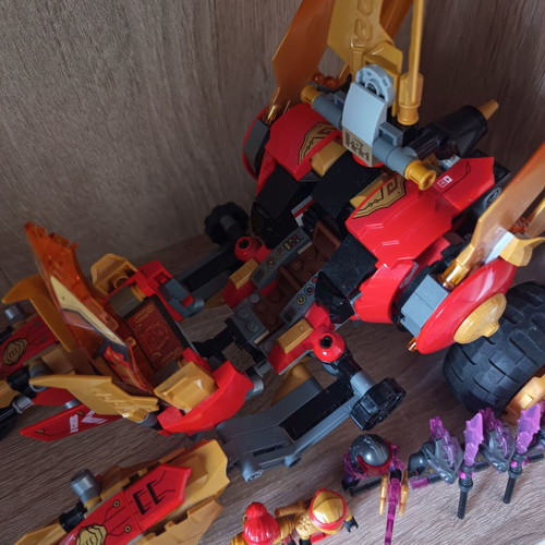 Lego Ninjago 71773 Kais Golden Dragon Raider set