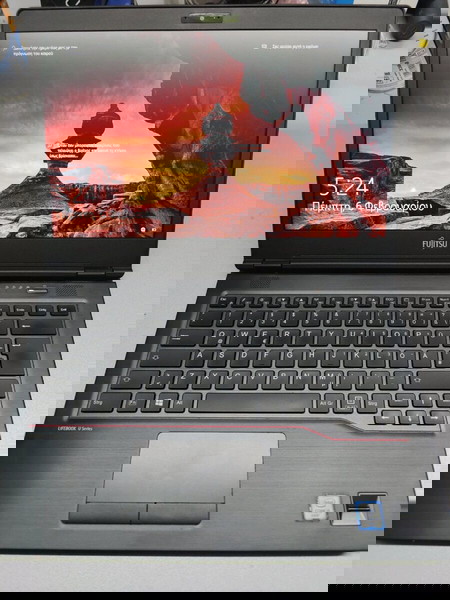 Fujitsu Lifebook u747 i5