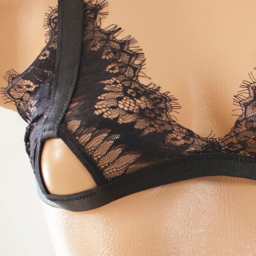 Lingerie set of three pieces with lace and strap details, black, new