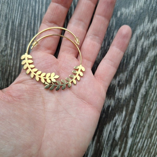 Hoop earrings new, gold color, 4cm diameter
