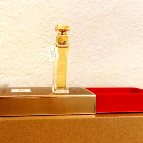 5th Avenue Elizabeth Arden parfum extract 3.7ml like new in box