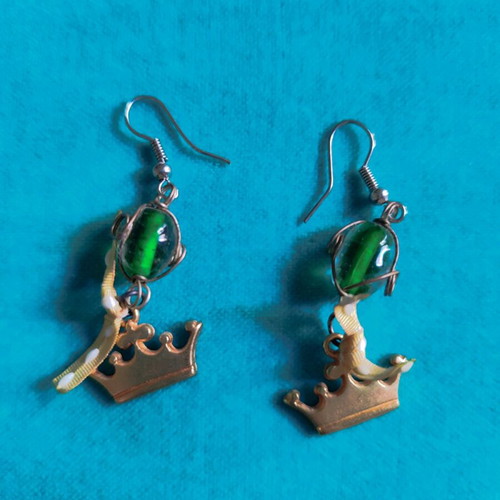 Earrings with crown new, handmade with green beads
