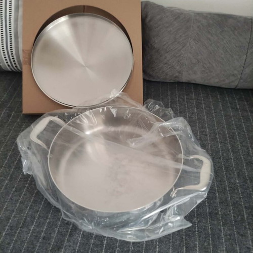 Tupperware 5.7 liters 30 cm new