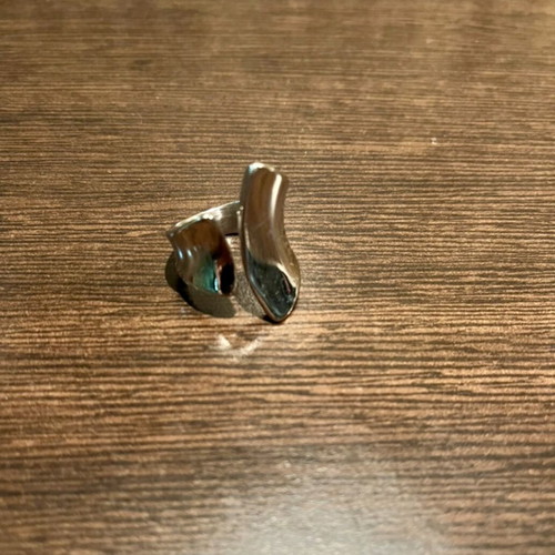 Adjustable stainless steel 18R ring like new, silver color