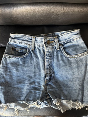 Lee vintage denim shorts high-waisted XS like new, light blue washed