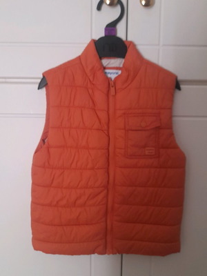 Mayoral sleeveless jacket like new, orange, size 3