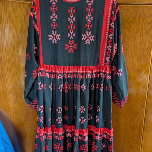 Karavan Raquel dress one size like new, black and red with belt