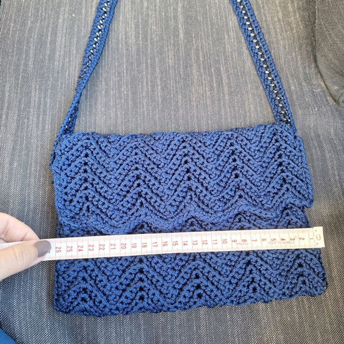 Handmade blue knitted shoulder bag used with silver chain