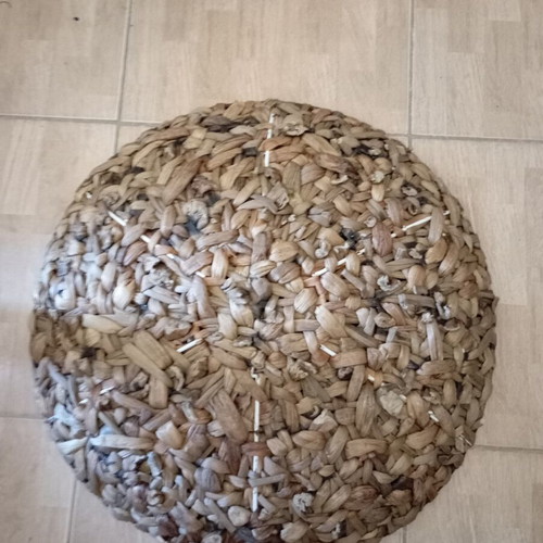 Woven plate like new, large, 51 cm diameter