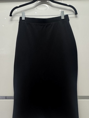 Midi pencil skirt size S, like new, black elastic fabric