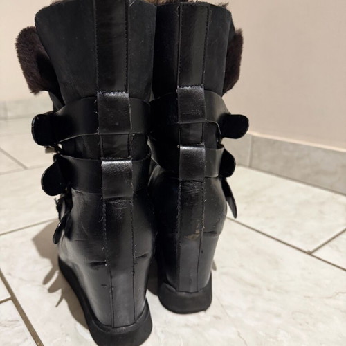 Women's boots used, size 41, black with inner fur