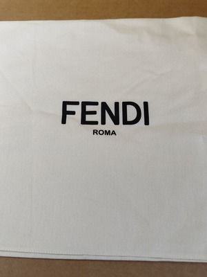 FENDI Χάρτινη Τσάντα, Κουτί Συσκευασίας και Dustbag μεταχειρισμένα
