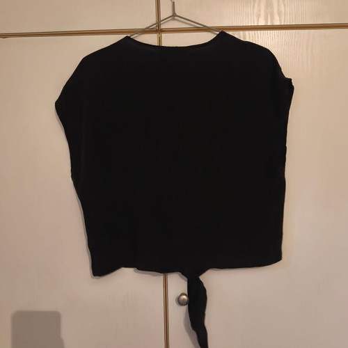Black T-shirt with V-neck and decorative buttons, like new, size M-L