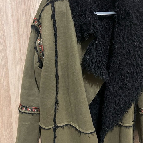 Vintage Khaki Coat like new with fur lining