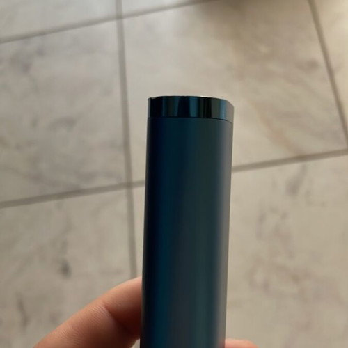 Glo Hyper Pro electronic cigarette, blue