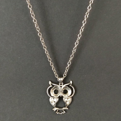 Owl necklace stainless steel new with decorative stones